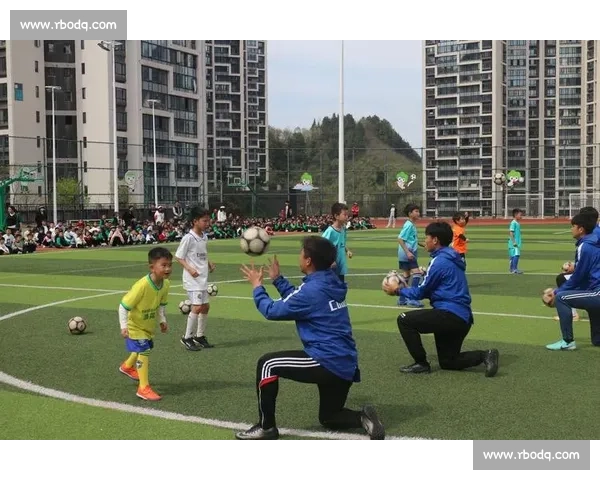激动人心的一场校园足球比赛全程回顾与精彩瞬间分享